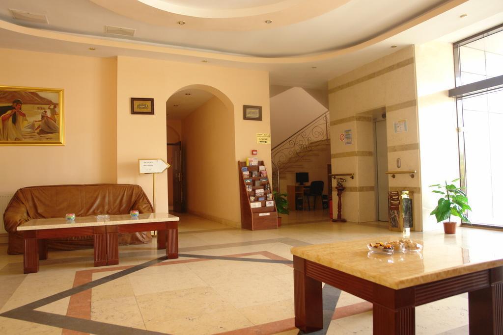 Hotel Sir Colentina Букурещ Екстериор снимка
