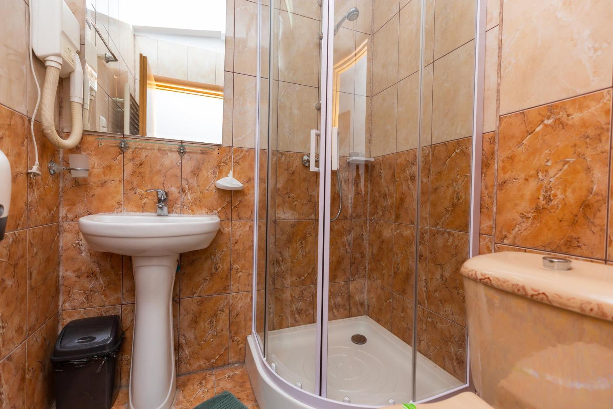 Hotel Sir Colentina Букурещ Екстериор снимка